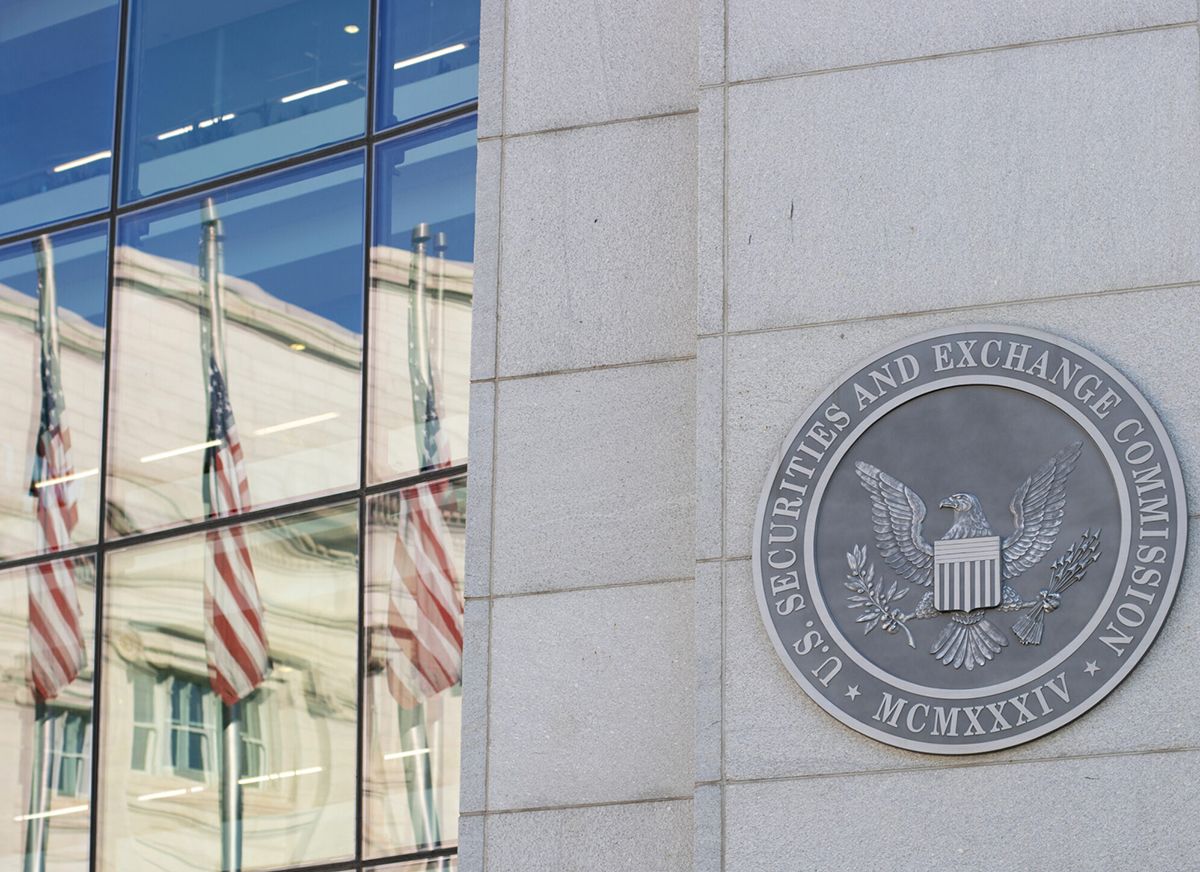 SEC là Ủy ban Giao dịch và Chứng khoán Hoa Kỳ